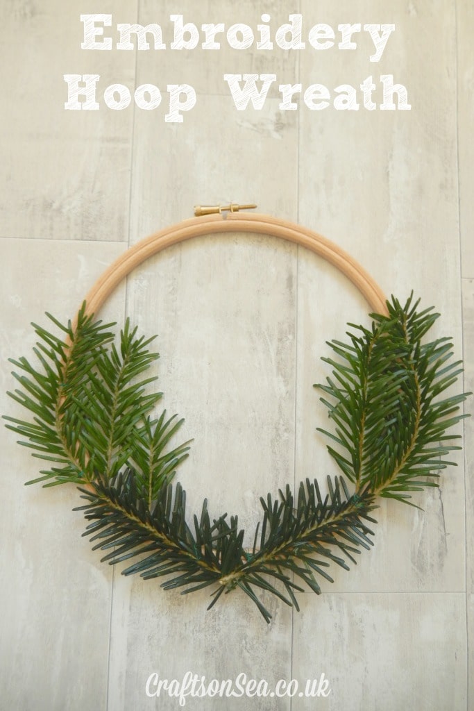 Embroidery Hoop Wreath - A simple craft for Christmas