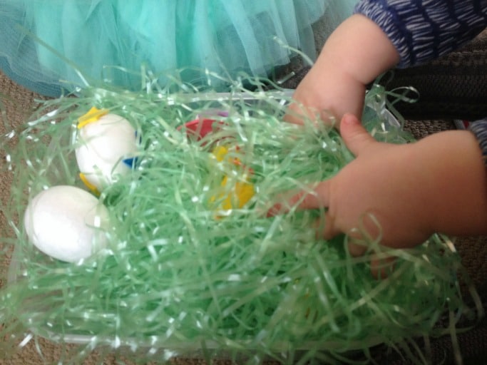 simple easter sensory bin for toddlers